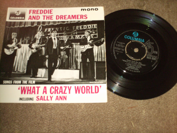 Freddie And The Dreamers - What A Crazy World