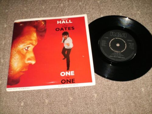 Daryl Hall And John Oates - One On One