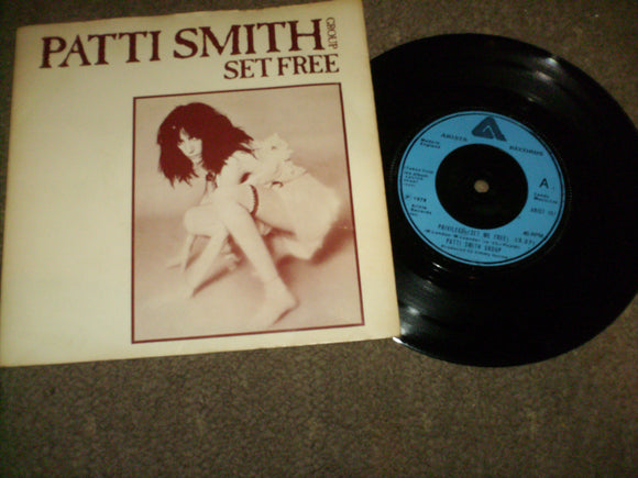 Patti Smith Group - Set Free