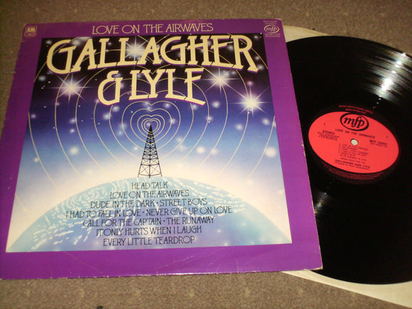Gallagher And Lyle - Love On The Airwaves